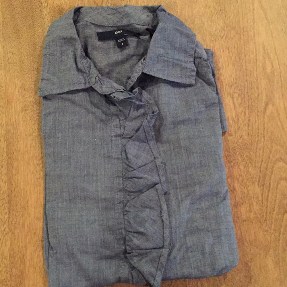 Gap button down shirt with ruffle